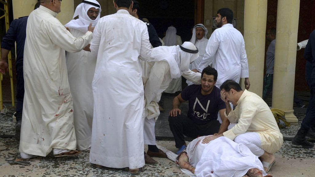 Varios muertos y heridos en un atentado contra una mezquita en Kuwait