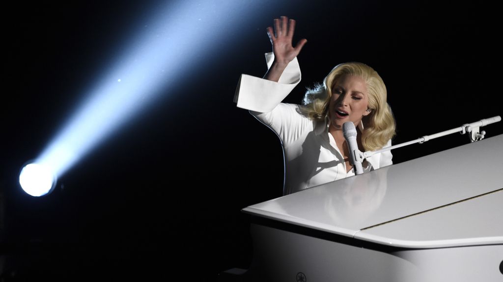 La emotiva actuación de Lady Gaga