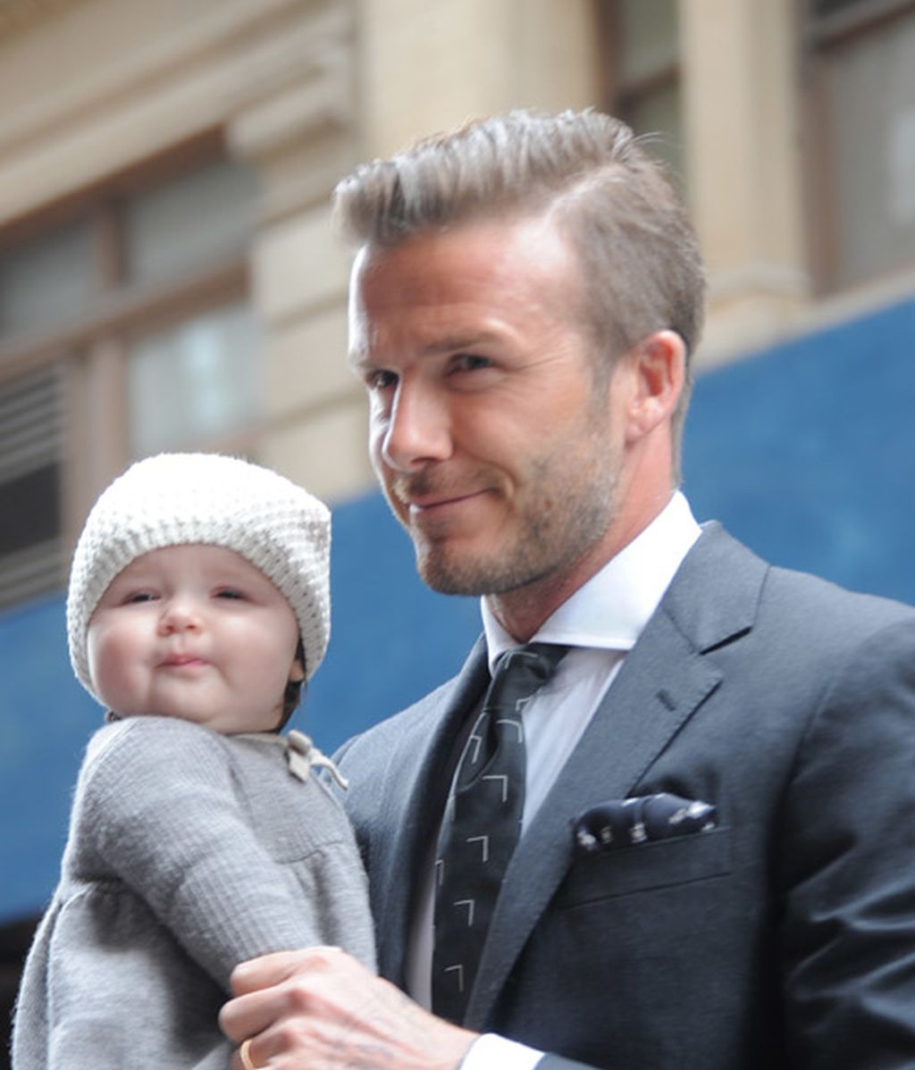 'Lengüetazo' en el 'Soho' neoyorquino de la pequeña Beckham a los periodistas