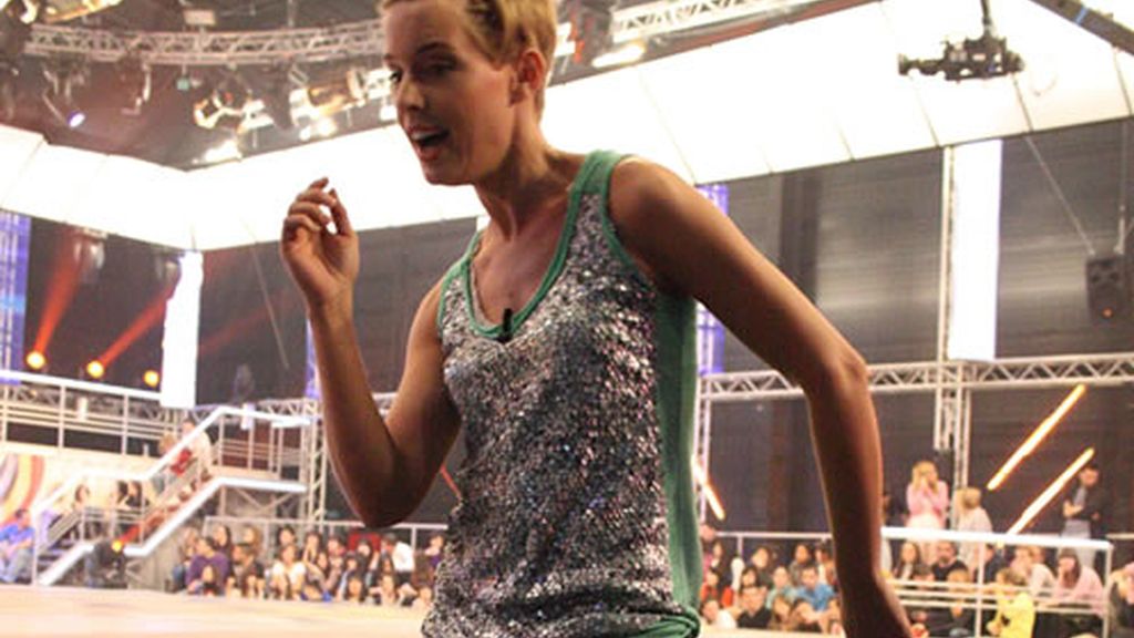 ¡Qué bien se lo pasa Tania en Fama!