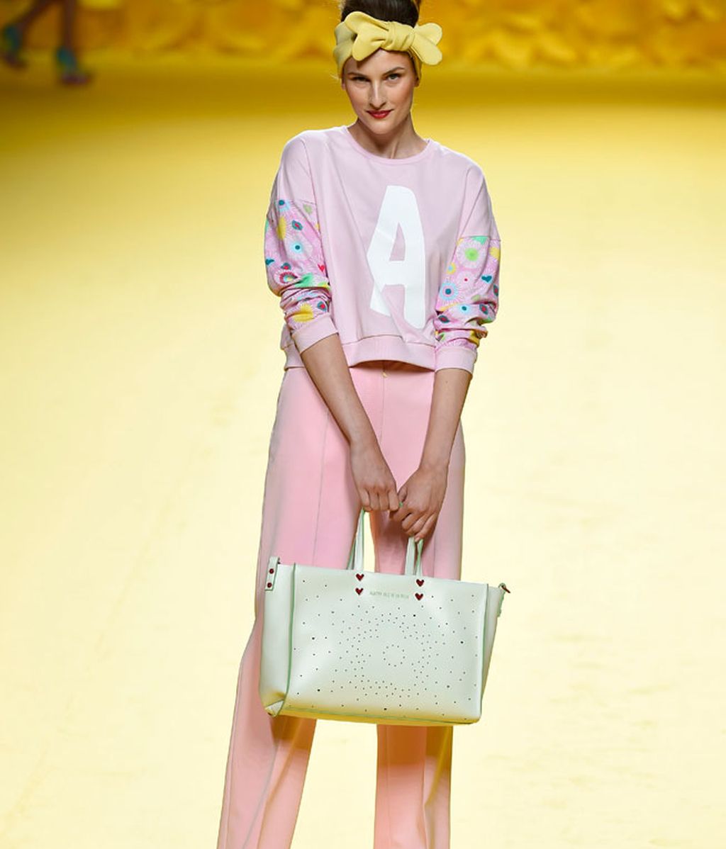 Color y brillos en Agatha Ruíz de la Prada