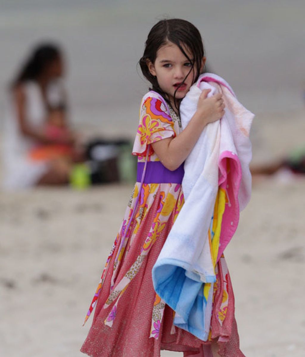 Suri Cruise y Katie Holmes se bañan vestidas