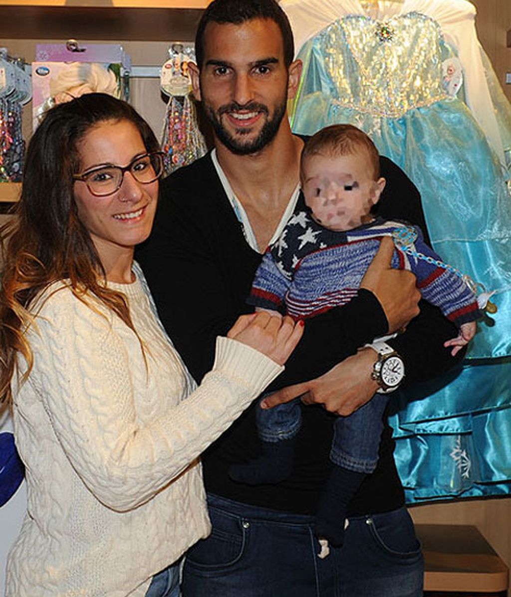 Shakira yMireia Canalda: niños por un día en la nueva tienda Disney en Barcelona