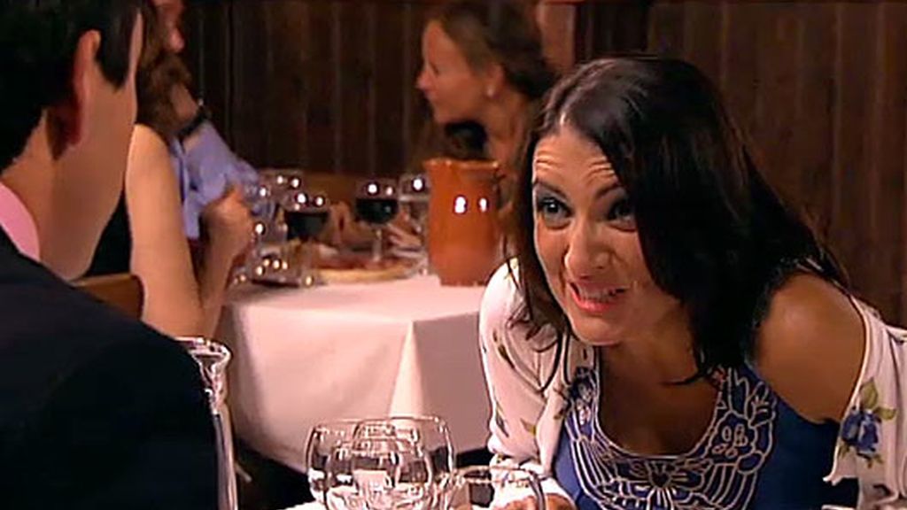 La hermana loca de Recio quiere casarse con Amador