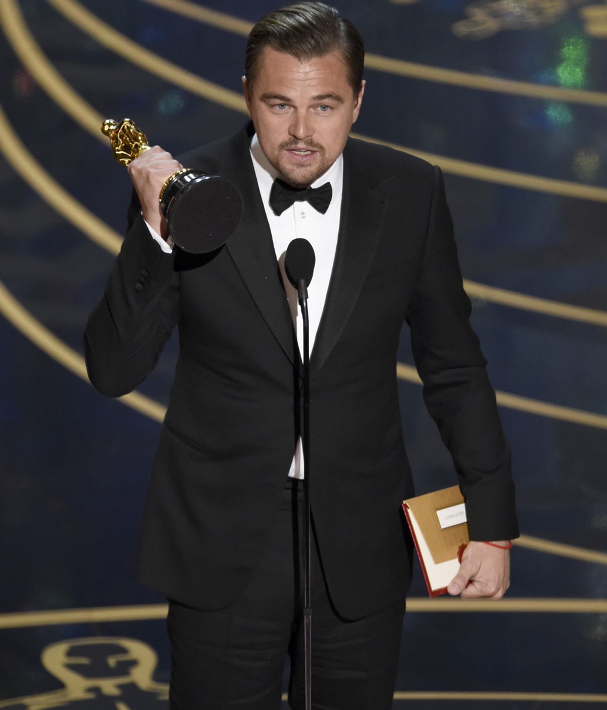DiCaprio consigue el ansiado Óscar al mejor actor por 'El Renacido'