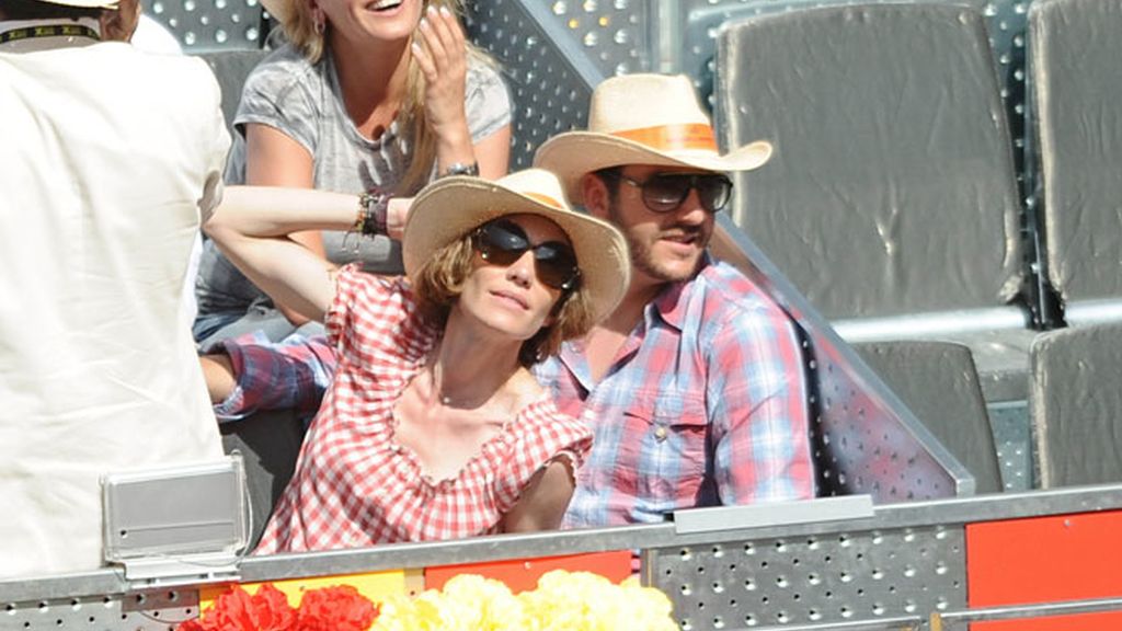 Enamorados en el tenis: Forlán y Zaira Nara comparten grada con Edurne y De Gea