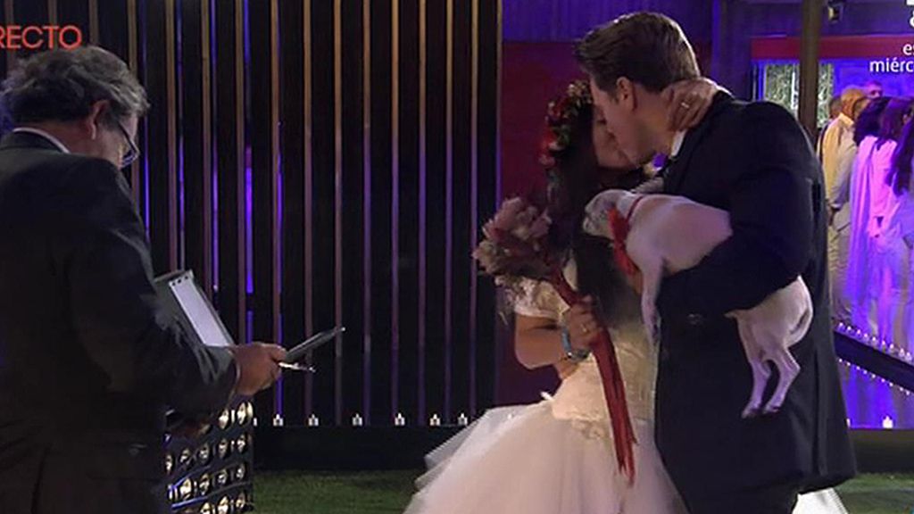 Carlos e Ivy se dan el sí quiero en la casa de 'GH 16'