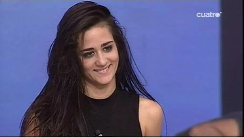 Aroa echa los restos para salvarse de la expulsión