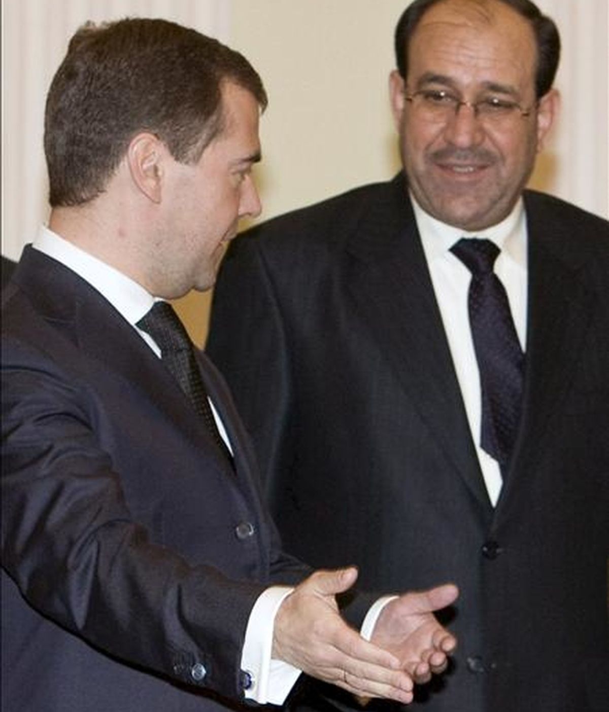 El primer ministro iraquí, Nuri al-Maliki (i), y el presidente ruso, Dmitri Medvédev (d), durante una reunión hoy en Moscú. EFE