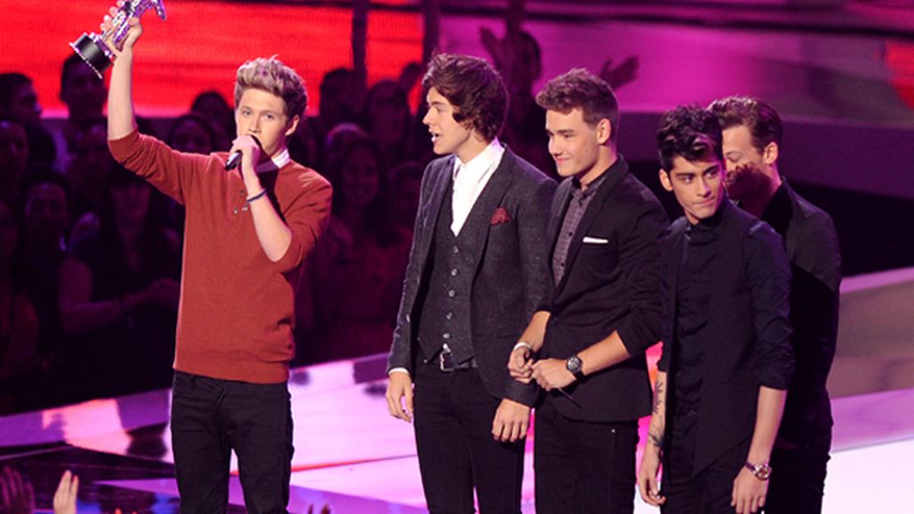 Los 'One Direction' arrasaron en los MTV Awards