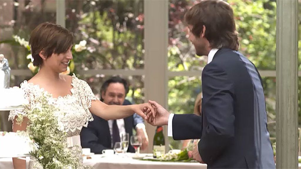 Natalia conoce a alguien en su despedida de soltera que rompe sus esquemas