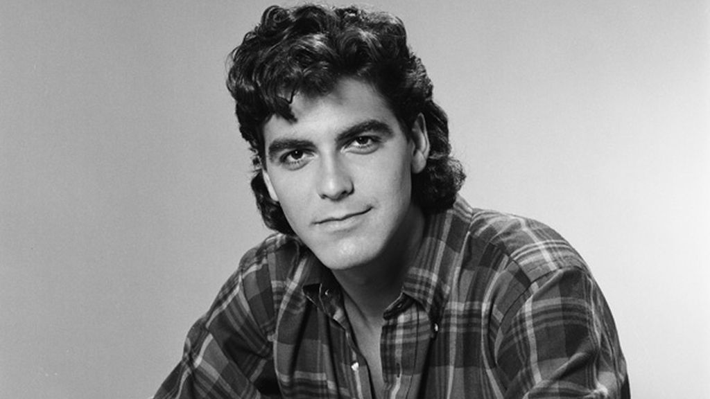 Muy guapo en un posado con 24 años