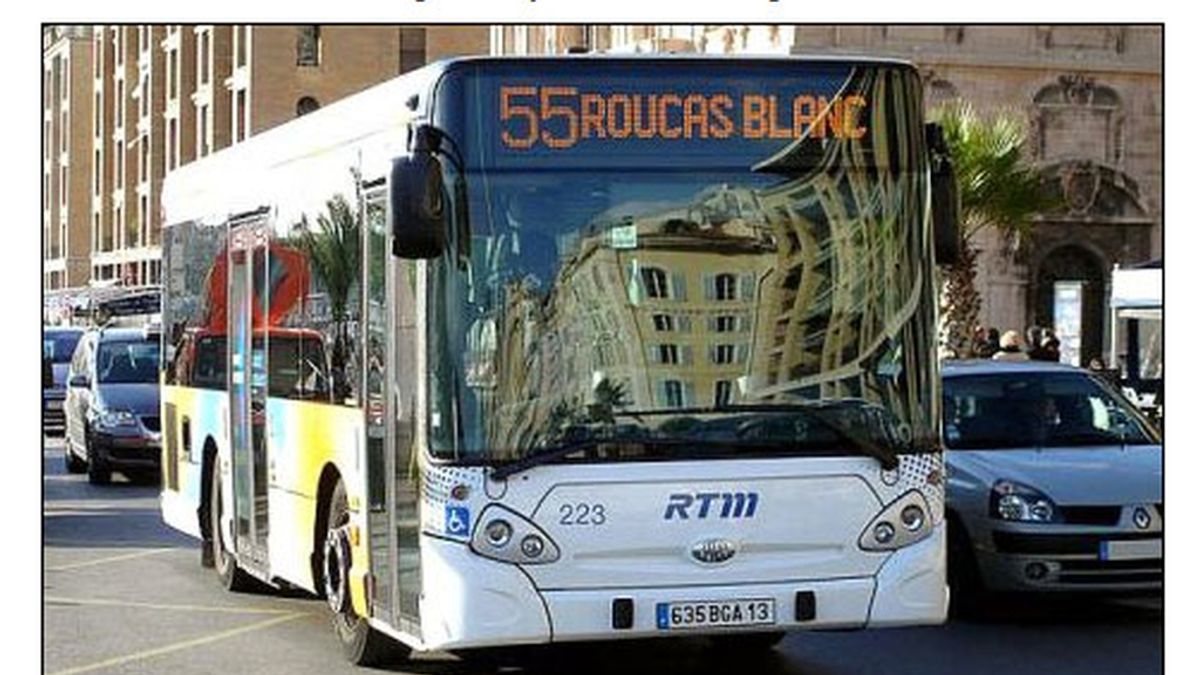 Autobús de una línea de transporte público de Marsella, en Francia. Foto: Dailymail