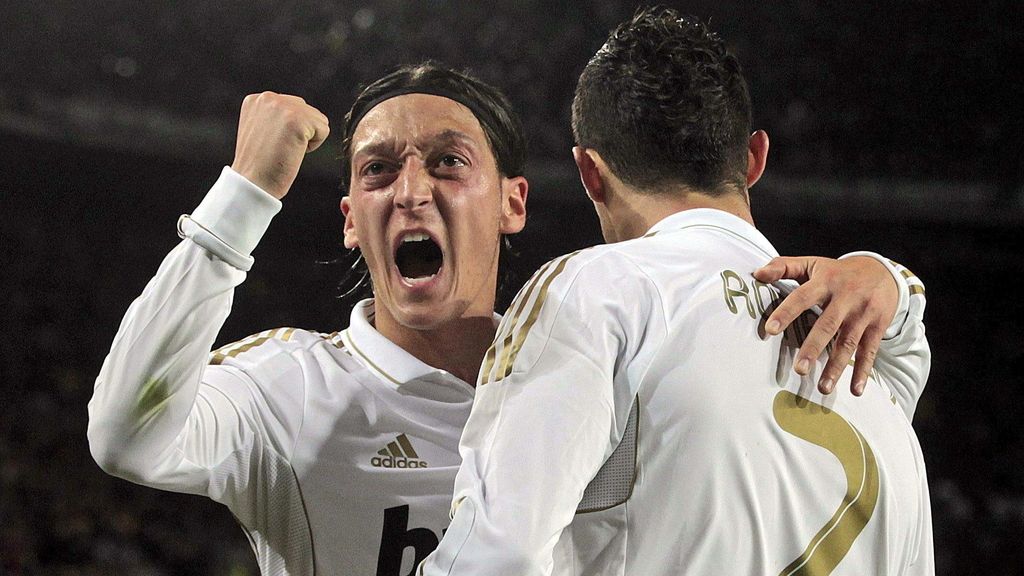 Celebración del segundo gol del partido por parte del Real Madrid