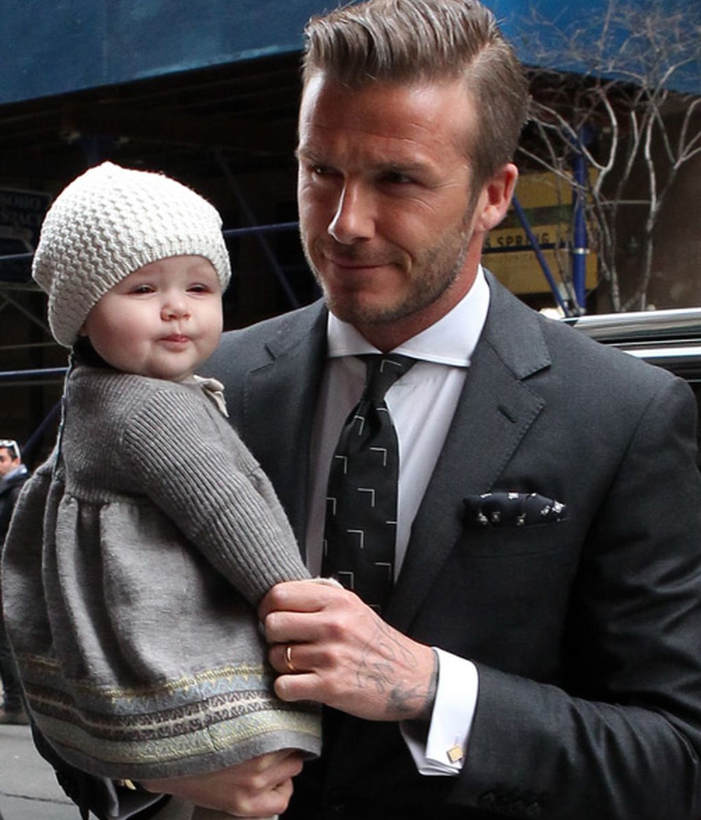 'Lengüetazo' en el 'Soho' neoyorquino de la pequeña Beckham a los periodistas