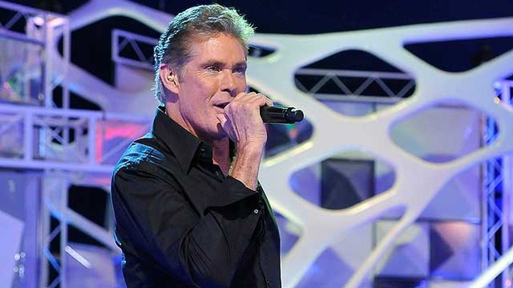 El actor participa en la sorpresa que una joven le quiere dar a su hermana