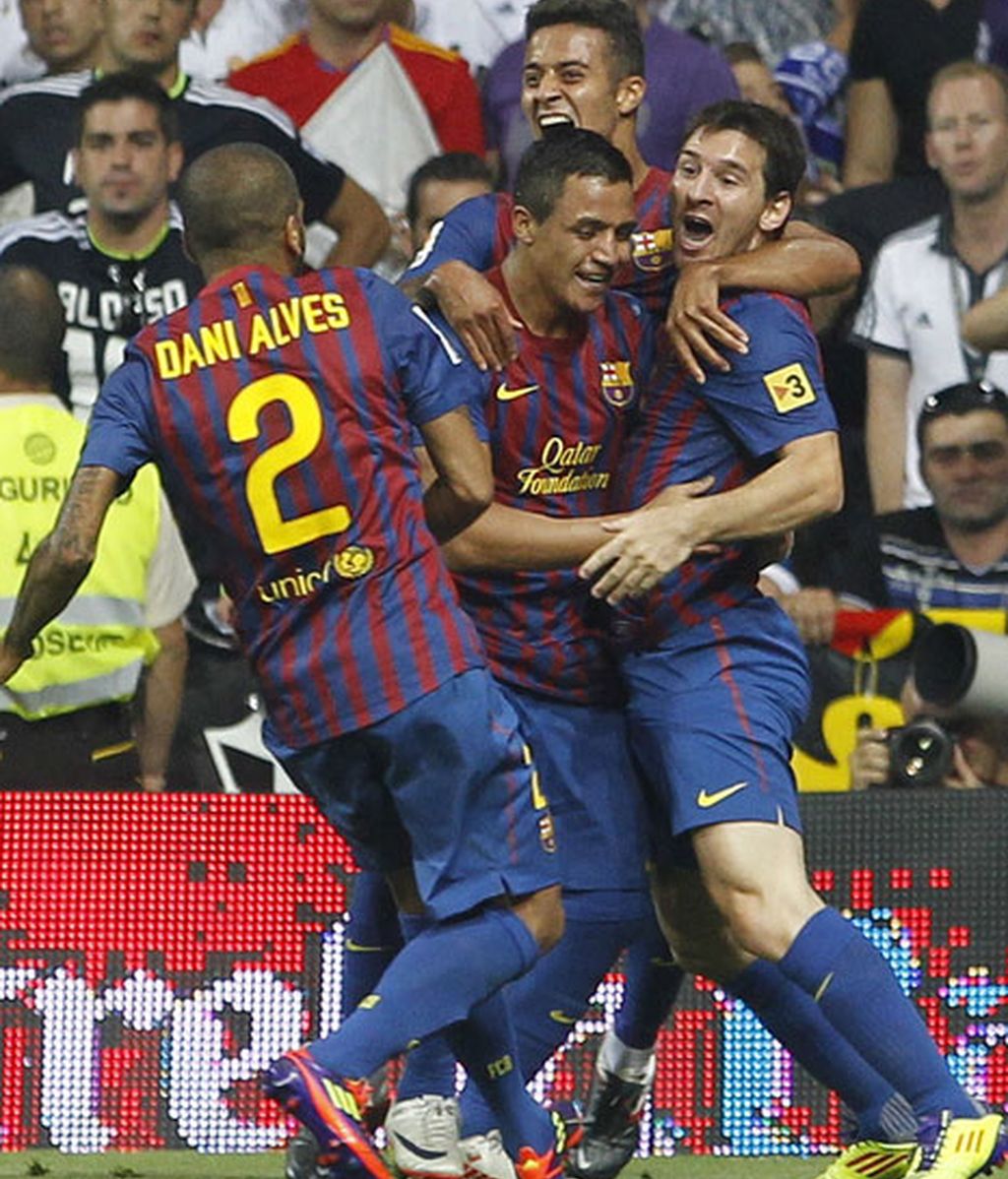 El Barça celebra el gol de Messi (1-2)
