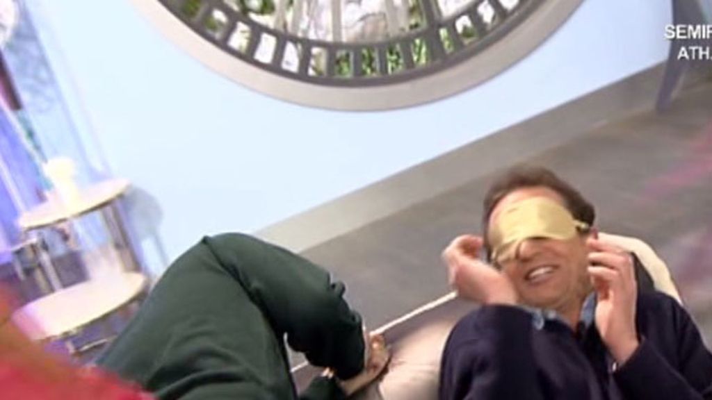 Alessandro Lequio ha creído que le besaba Belén Ro