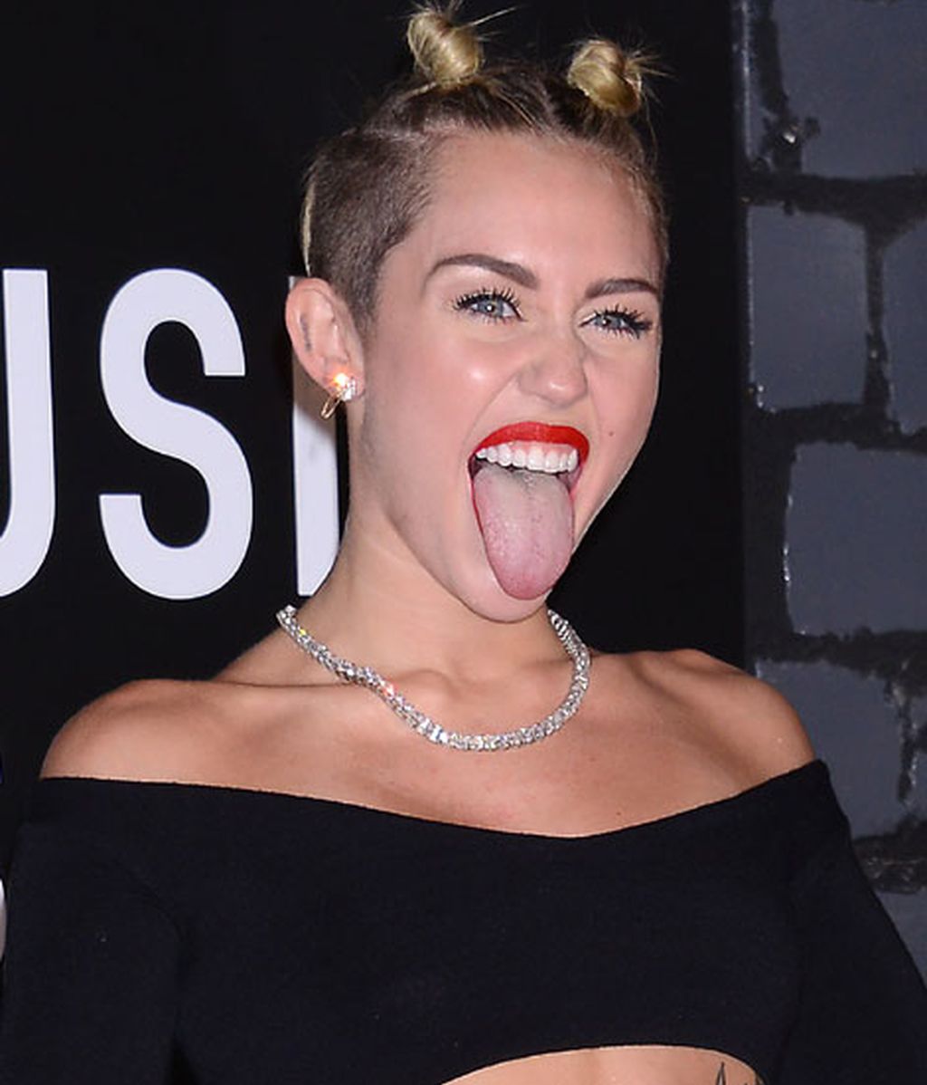 Las mil y una lenguas de Miley Cyrus