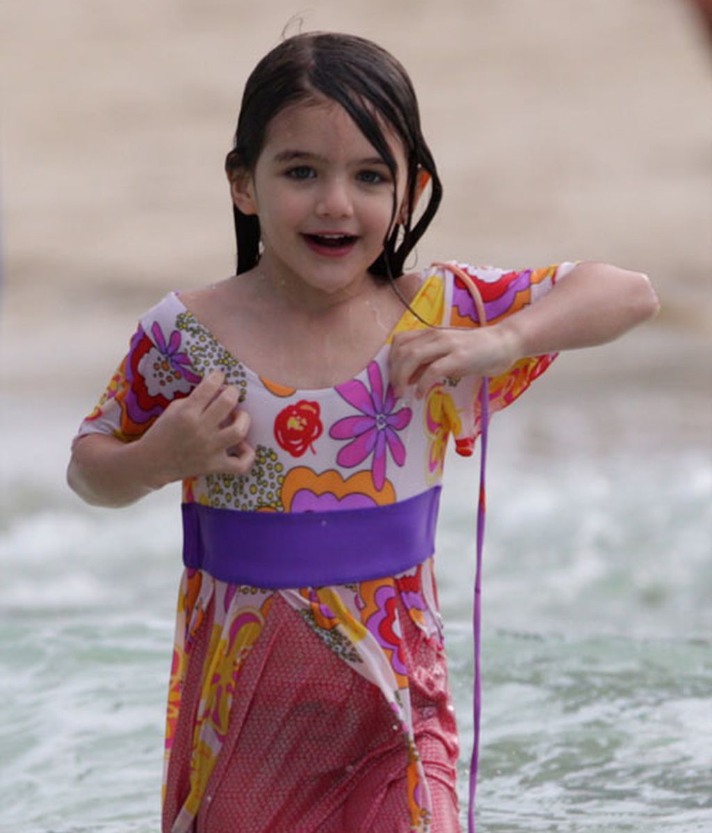 Suri Cruise y Katie Holmes se bañan vestidas