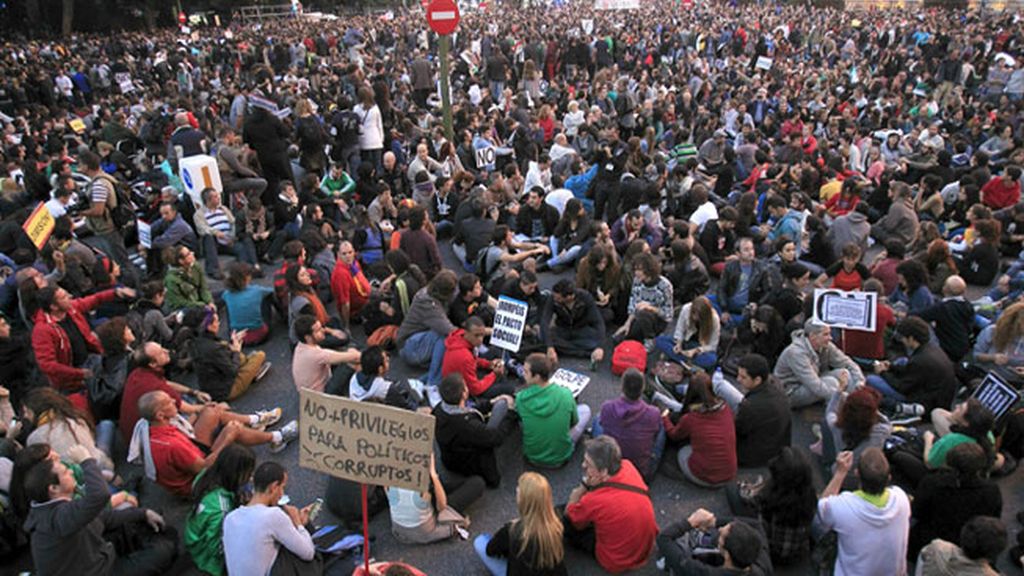 Miles de personas secundan la nueva protesta en Neptuno