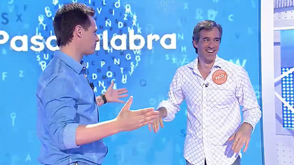 El concursante improvisa una canción de celebración