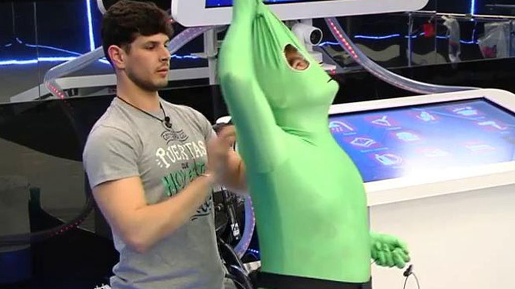 Presume de su disfraz de "marciano"