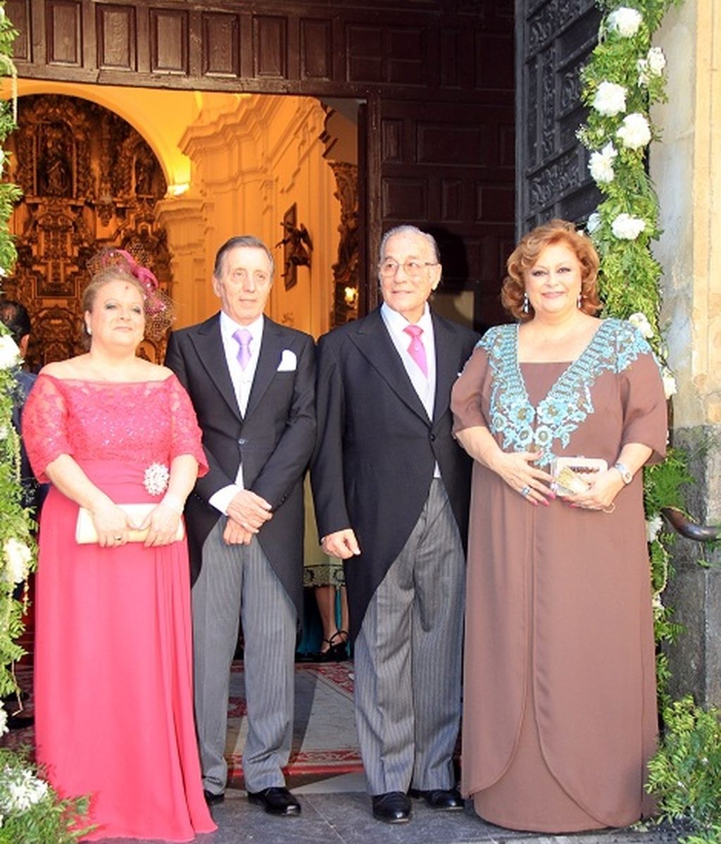 Naty Abascal,  Patricia Rato y otras vips en la boda de la hermana de Paloma Cuevas