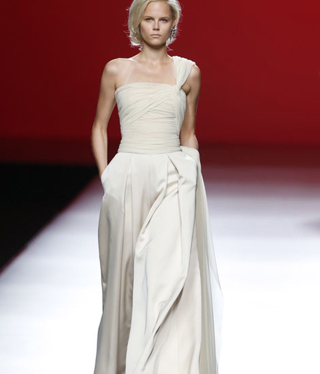 La técnica del Kinbaku-bi remata la colección