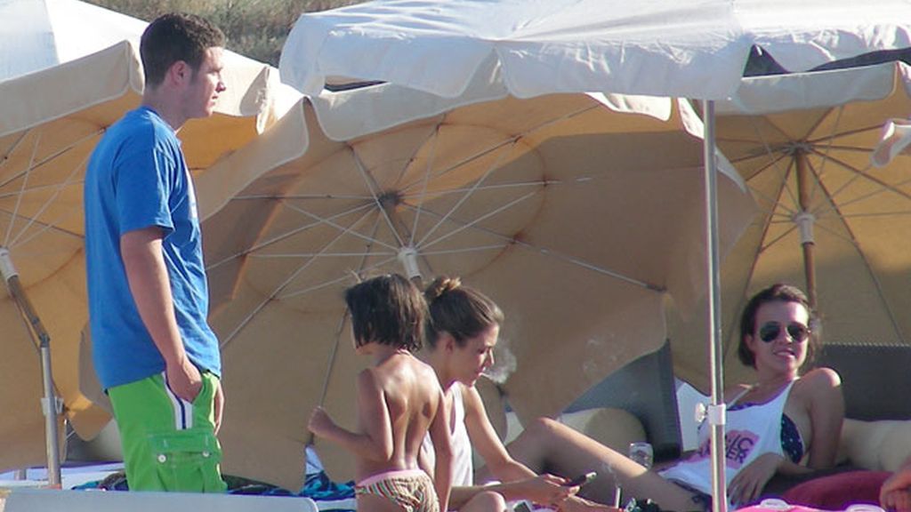 Álex Lequio y Andrea Guasch, en plan tortolitos durante su primer verano juntos