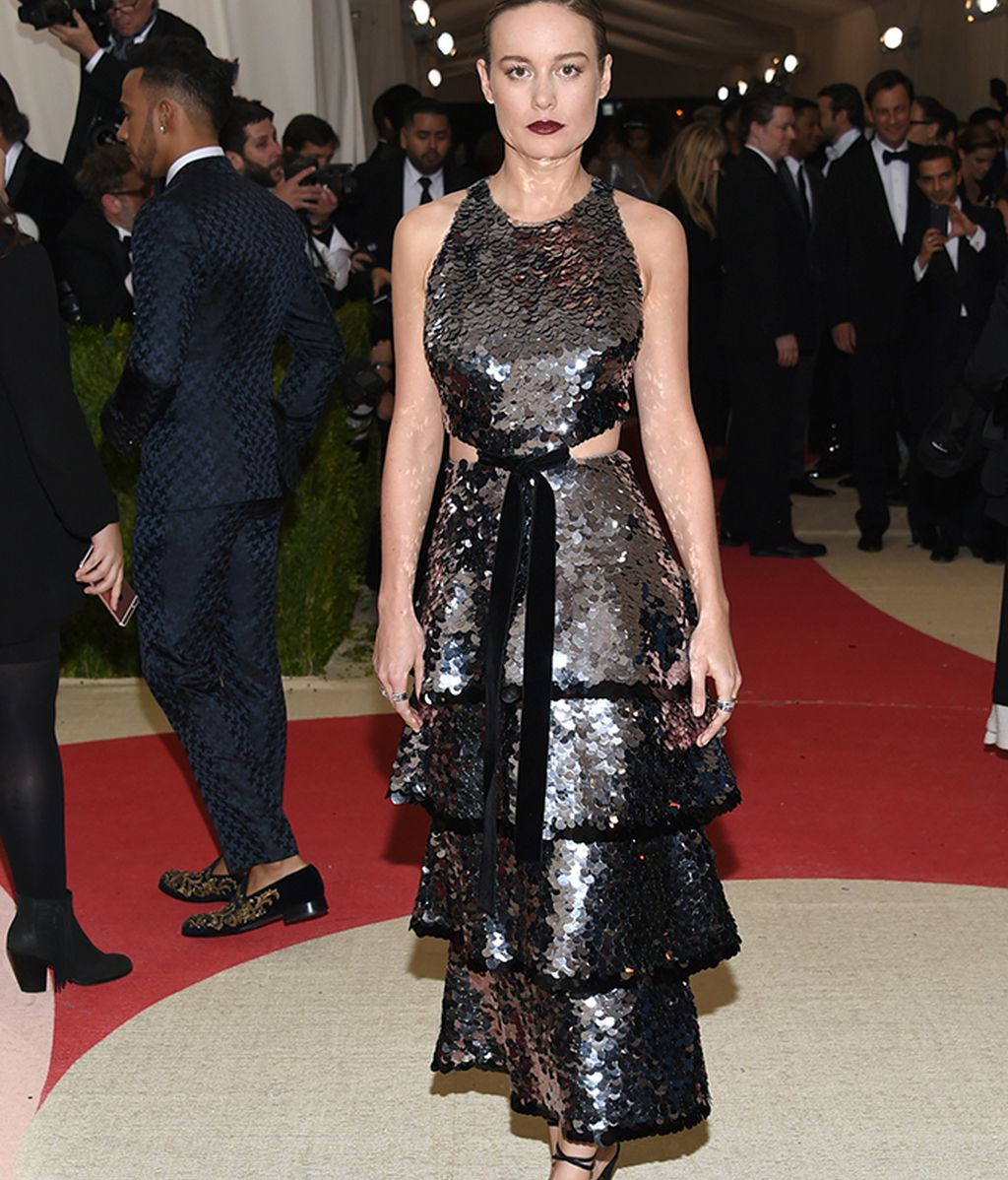 Brie Larson con vestido de Proenza Schouler