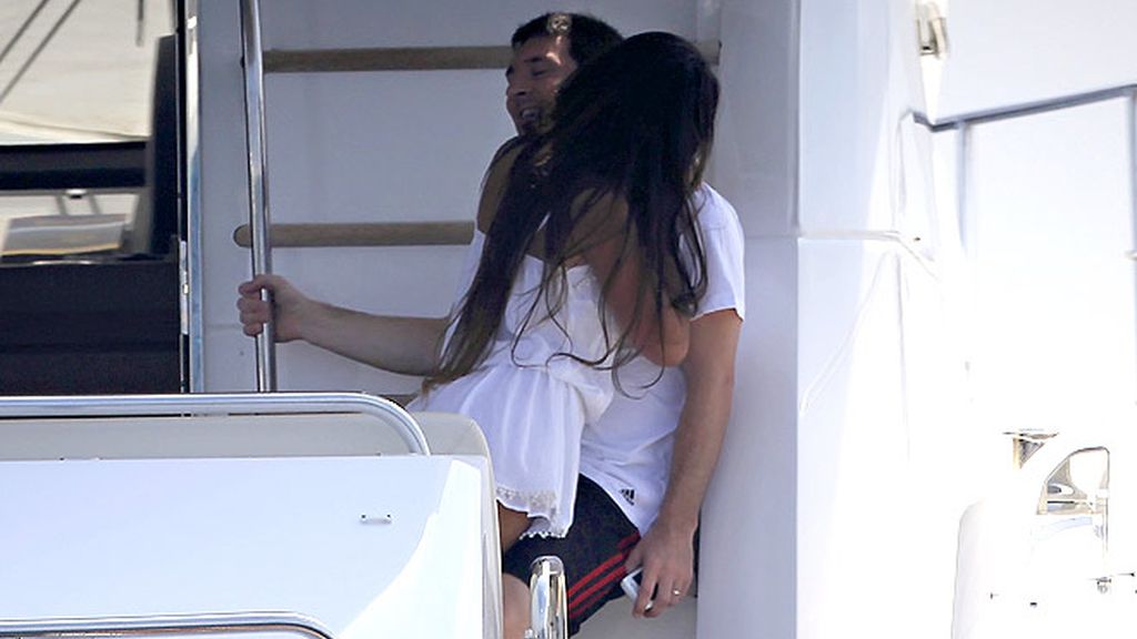 Messi y Antonella Roccuzzo apuran sus últimos días de vacas junto a Alves y Dinara