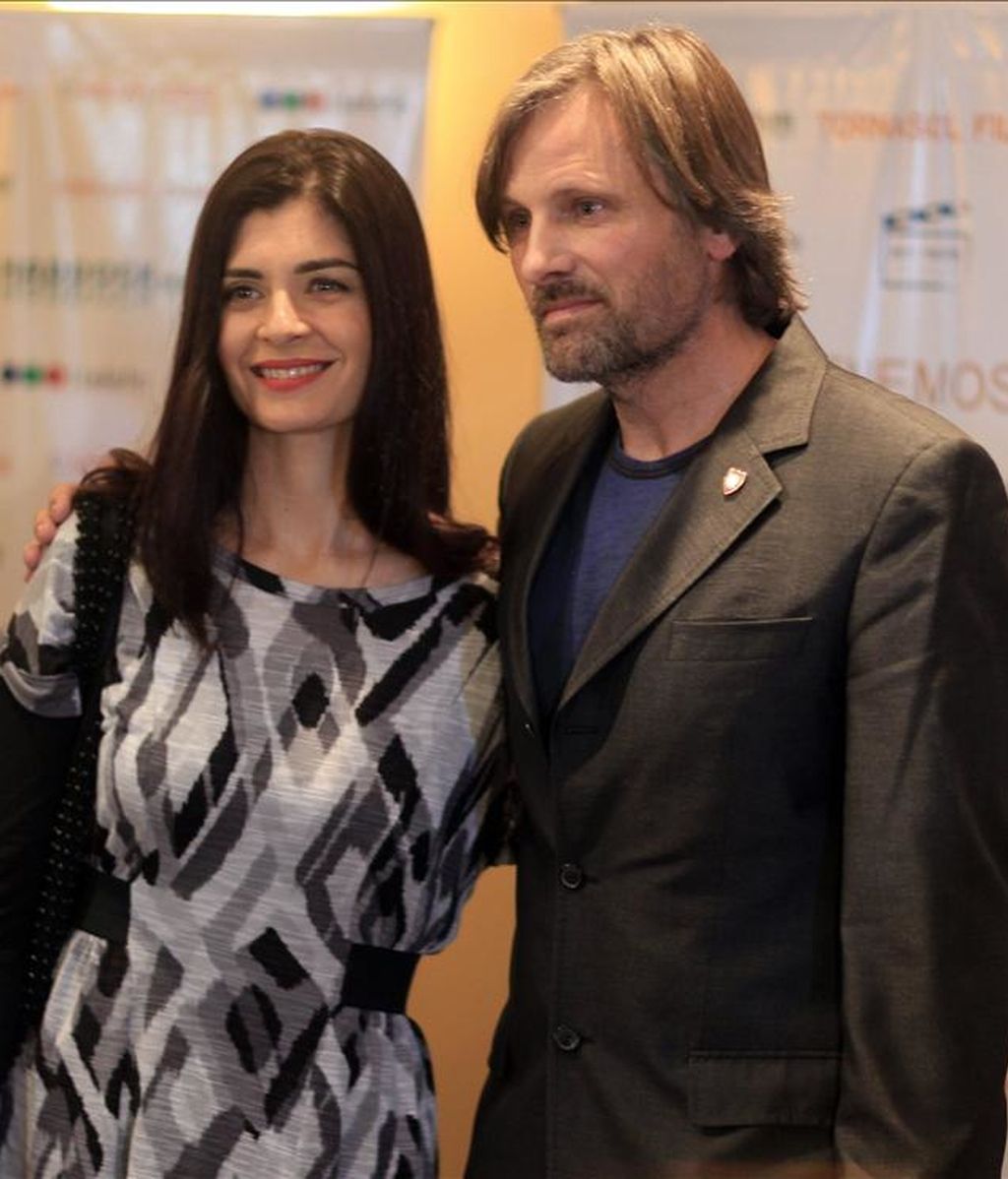 El actor estadounidense Viggo Mortensen (d) y la argentina Soledad Villamil (i), participan en una rueda de presa con motivo del comienzo del rodaje del filme "Todos tenemos un plan", en un hotel de Buenos Aires (Argentina). EFE El actor estadounidense Viggo Mortensen (d) y la argentina Soledad Villamil (i), participan en una rueda de presa con motivo del comienzo del rodaje del filme "Todos tenemos un plan", en un hotel de Buenos Aires (Argentina). EFE