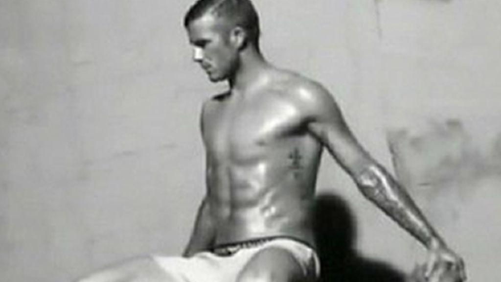 David Beckham te lo enseña casi todo