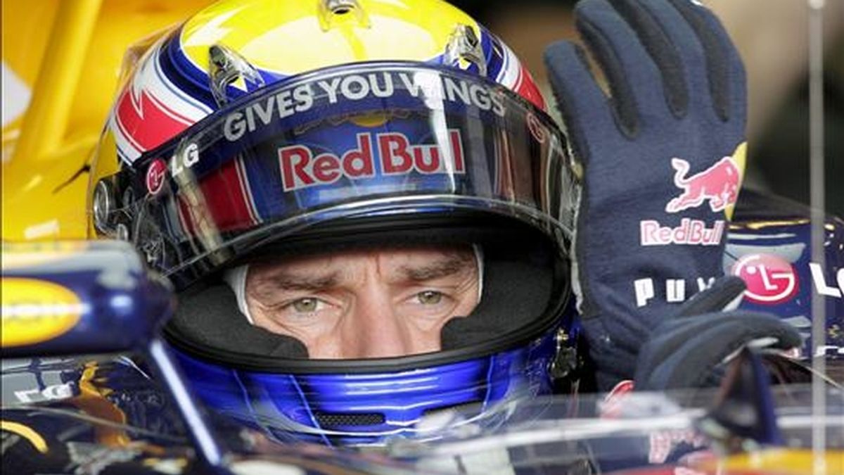 El piloto australiano Mark Webber (Red Bull Racing), durante la segunda sesión de entrenamientos libres para el Gran Premio de Hungría de Fórmula Uno en el circuito Hungaroring en Mogyorod, cerca de Budapest (Hungría). EFE