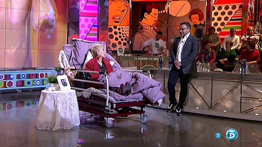 La colaboradora regresa tras recuperarse de sus problemas de sueño