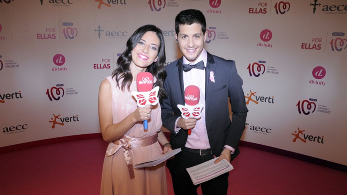 Los presentadores de "Cazamariposas", Núria Marín y Nando Escribano fueron los encargados de retransmitir el concierto en directo