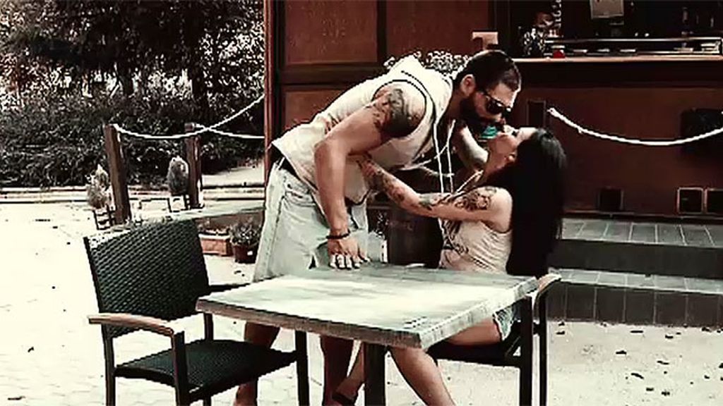 Del reproche al beso