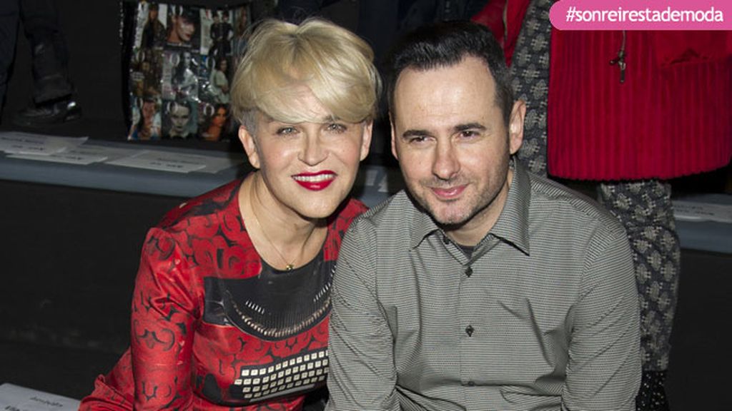 Mar Flores, Marc Clotet y la 'pandi' de Davidelfin en su desfile