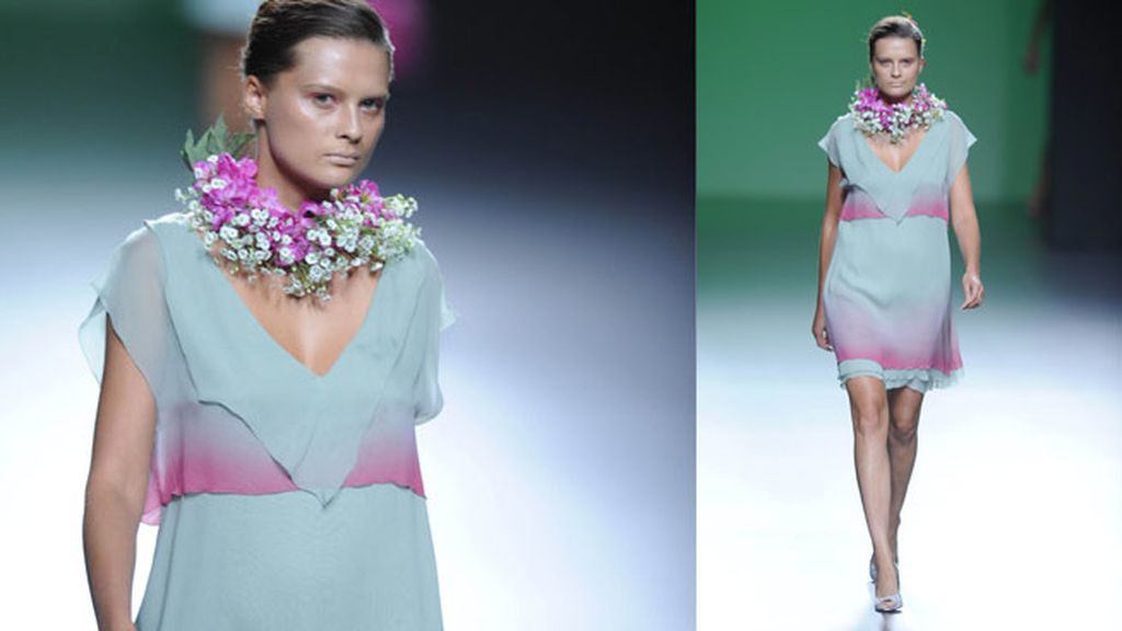 Declinar el gris y las flores, por Devota&Lomba