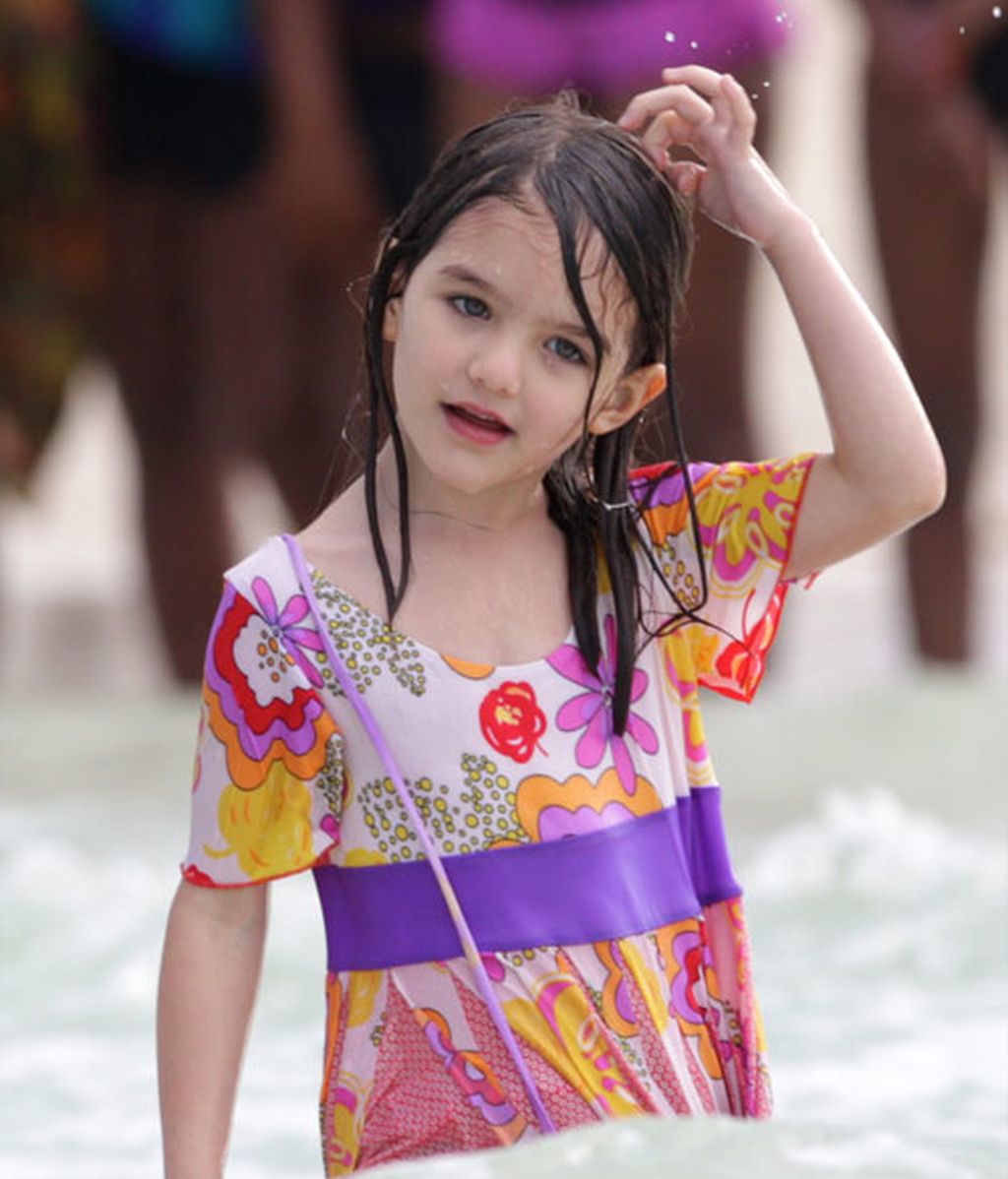 Suri Cruise y Katie Holmes se bañan vestidas