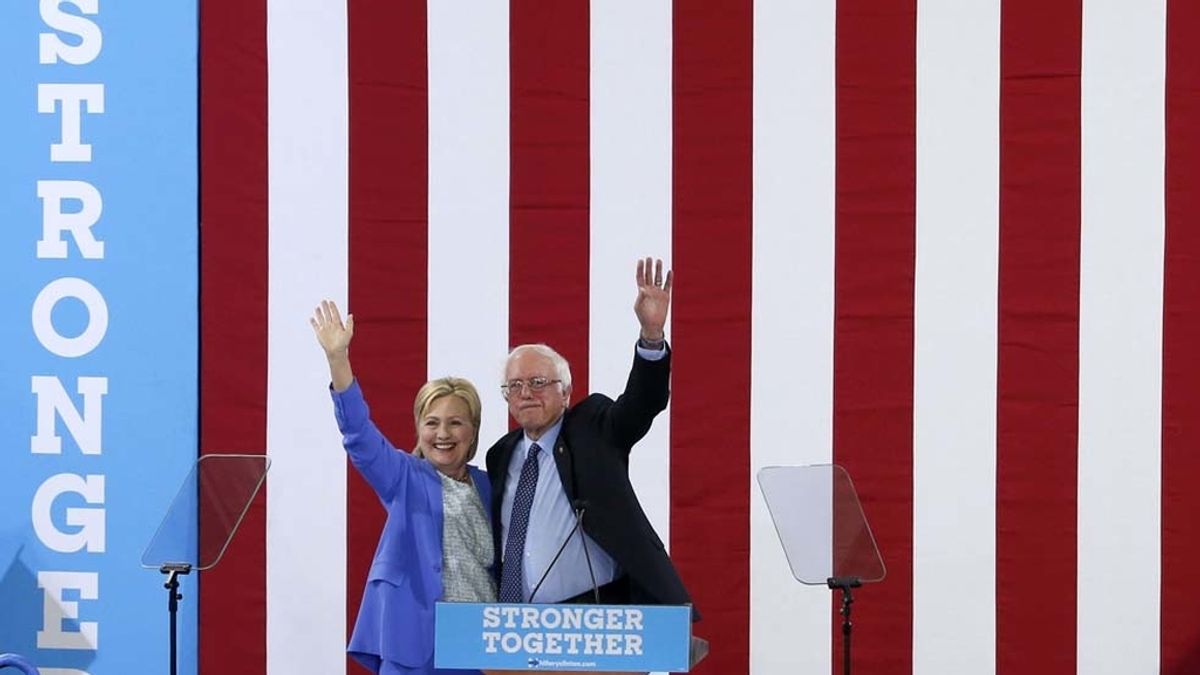 Clinton y Sanders, ahora unidos sobre un escenario