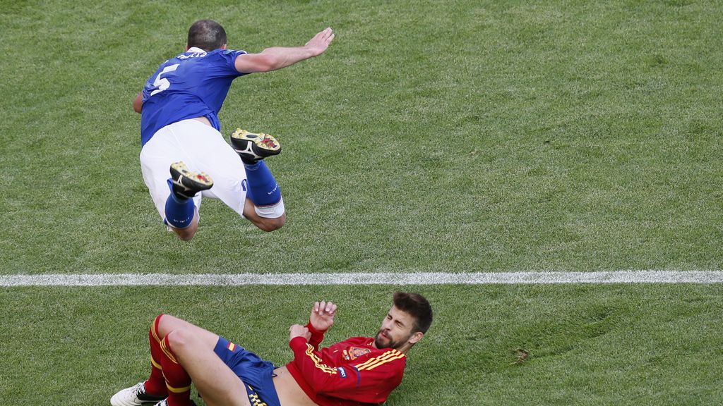 Mota salta por los aires tras una entrada de Piquéra Azurra