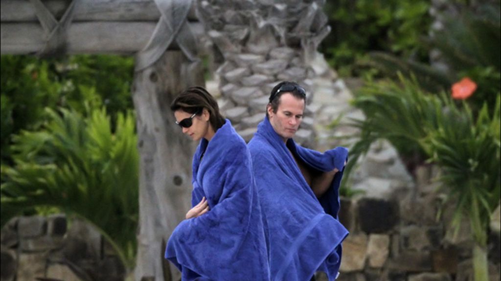 La Top Cindy Crawford, a juego con su marido