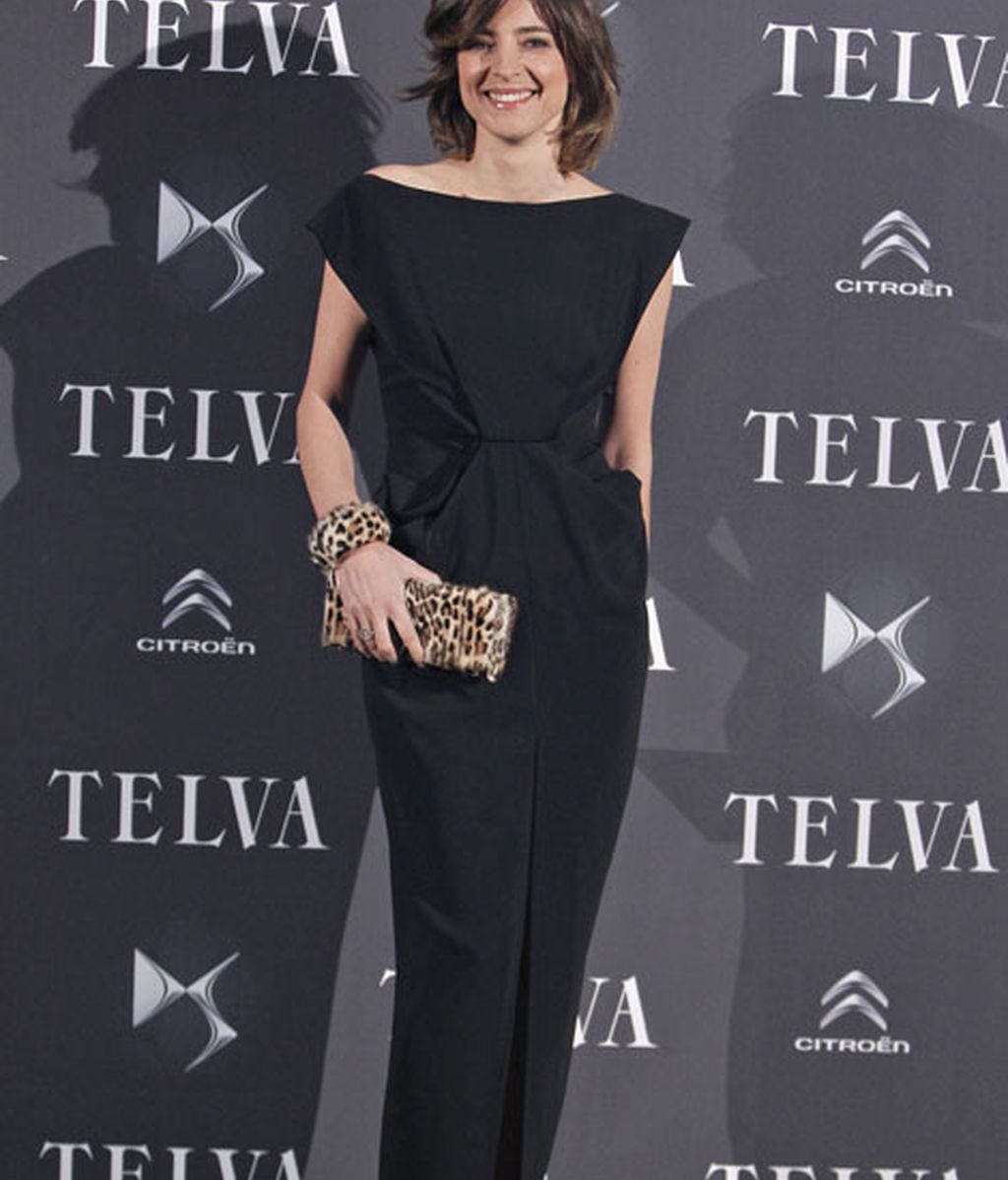 La periodista Sandra Barneda con un elegante mono negro