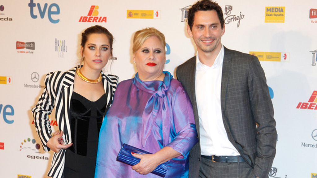 Carmina León no ganó el premio a Actriz Revelación pero estuvo arropada por sus hijos en todo momento