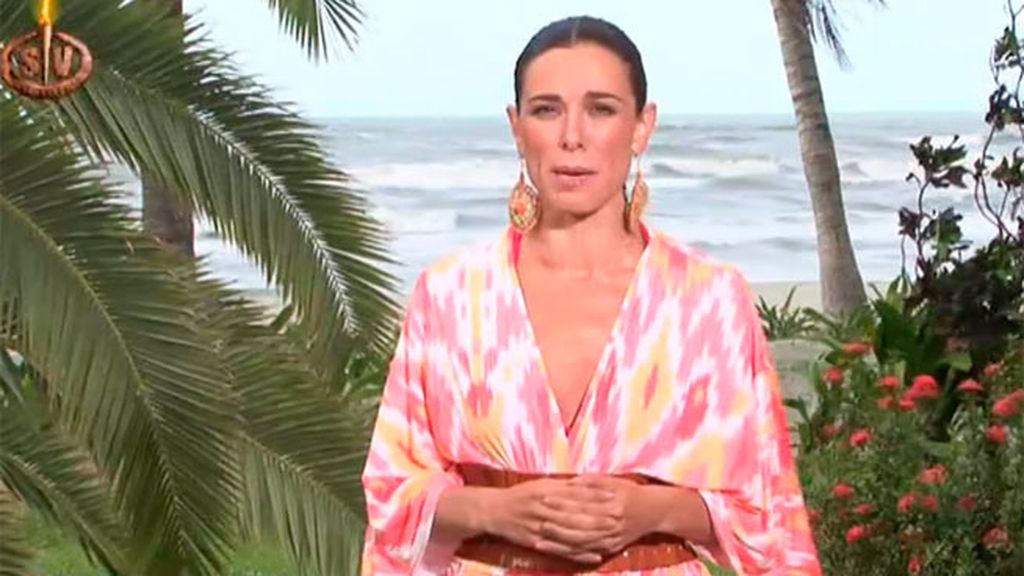 Bañadores, pareos, collares...los estilismos de Raquel, en fotos