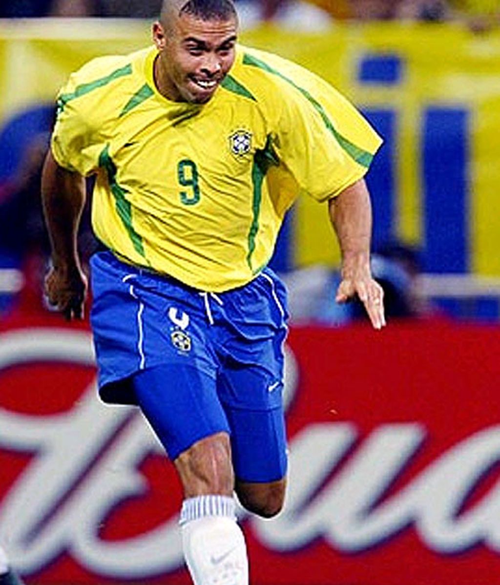 Neymar y sus pelos nos hacen recordar...