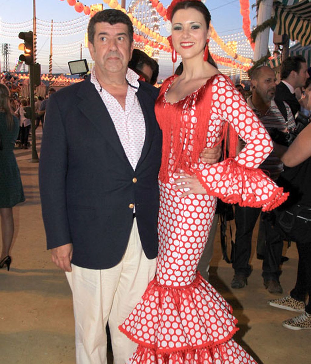 La ex miss Mª Jesús Ruiz acompañada de su novio José Mª Salgado