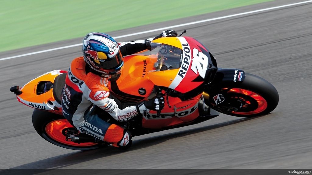 Pedrosa vuela sobre el asfalto de Laguna Seca